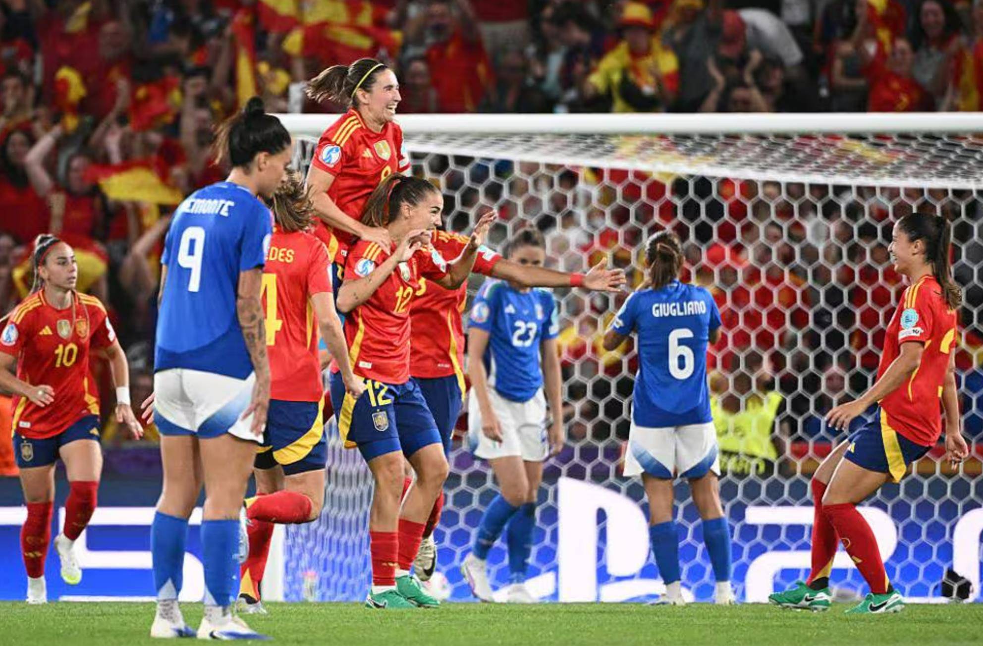 西班牙女足状态神勇