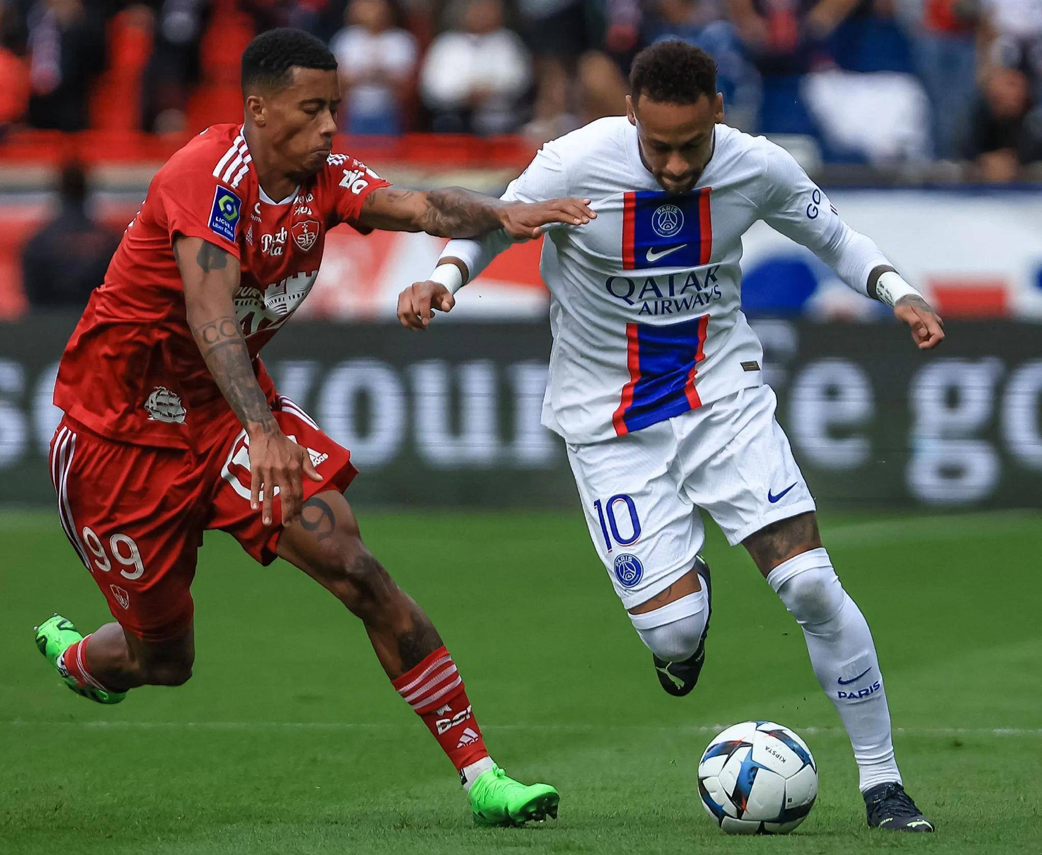 爱游戏登录入口-利物浦险胜过关欧冠,艰辛绵绵何时是尽