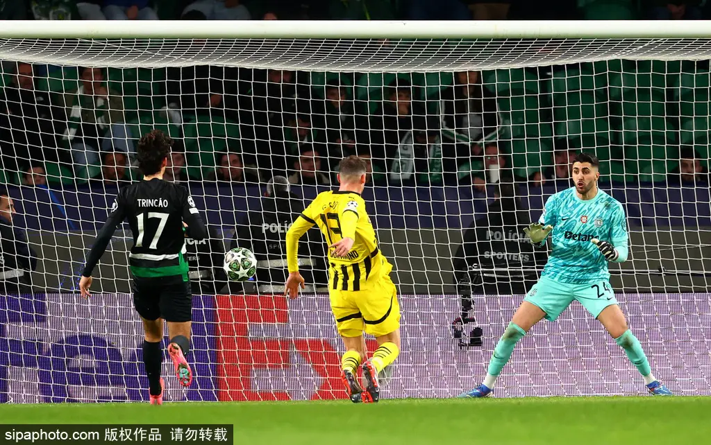 多特蒙德险胜阿贾克斯,成功晋级欧冠淘汰赛的简单介绍 多特蒙德险胜阿贾克斯,成功晋级欧冠淘汰赛的简单介绍