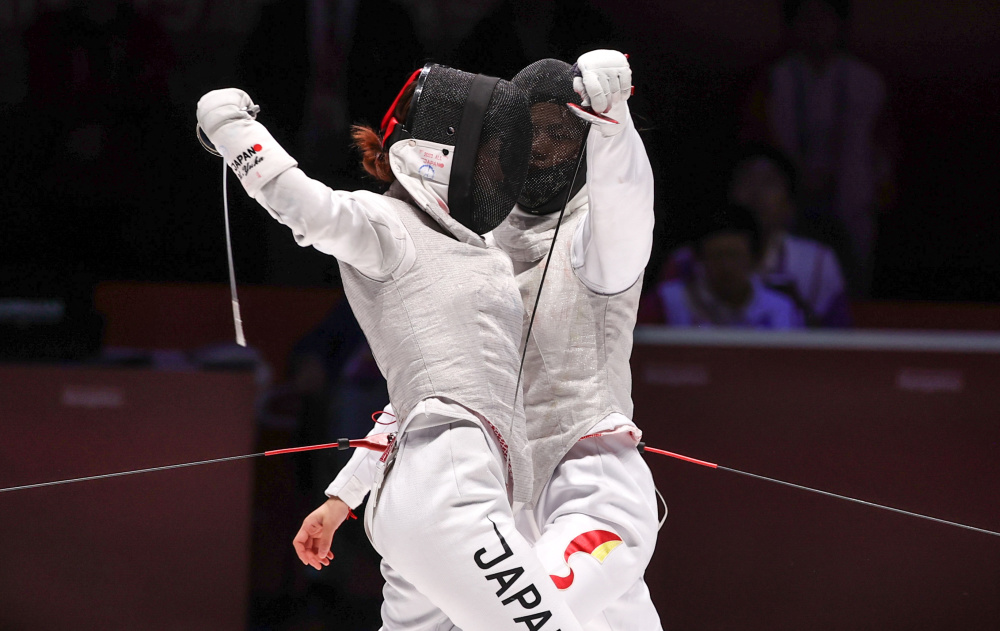 爱游戏电竞-意大利击剑选手夺冠,剑术高超