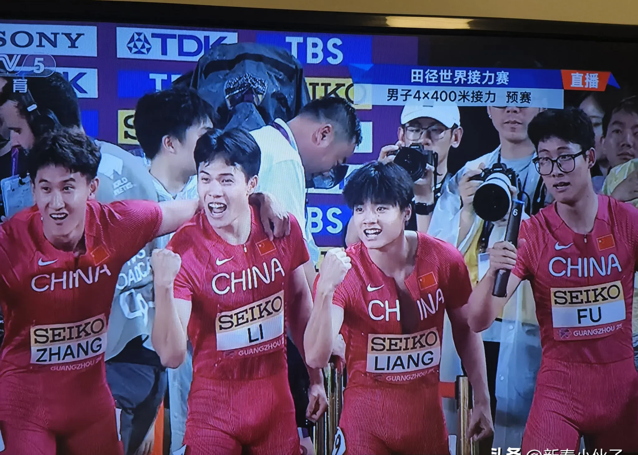 包含夺锦标赛，球队全员联手力挽狂澜的词条