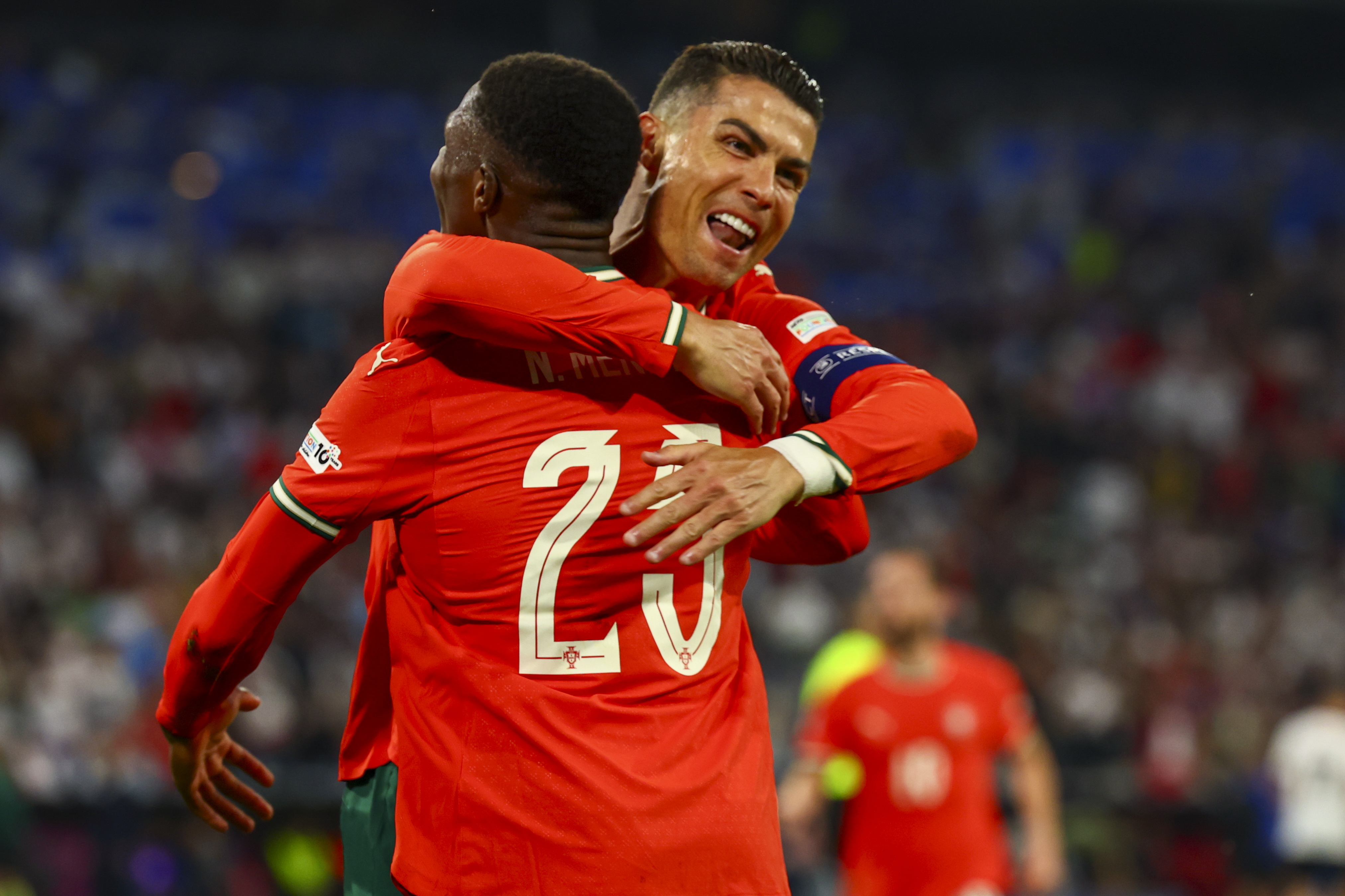 爱游戏地址-包含葡萄牙对阵法国,备受瞩目的较量即将开始的词条