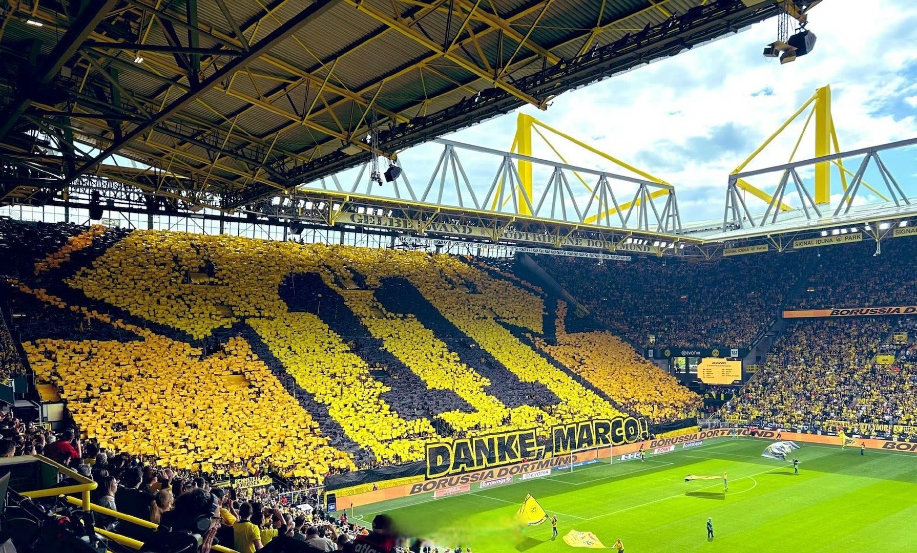 爱游戏平台-罗伊斯进球助多特蒙德-大胜沙尔克