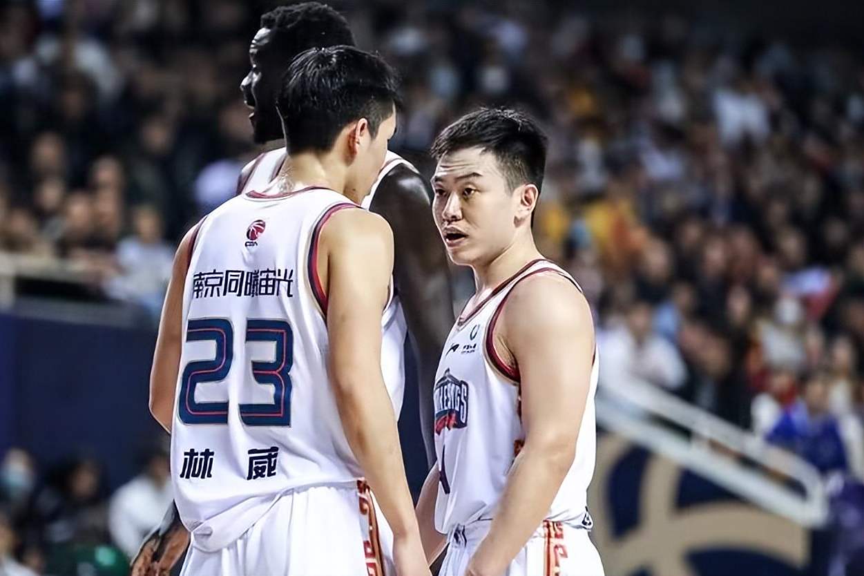 爱游戏中国官网-广东队控卫大放异彩，带领球队取胜